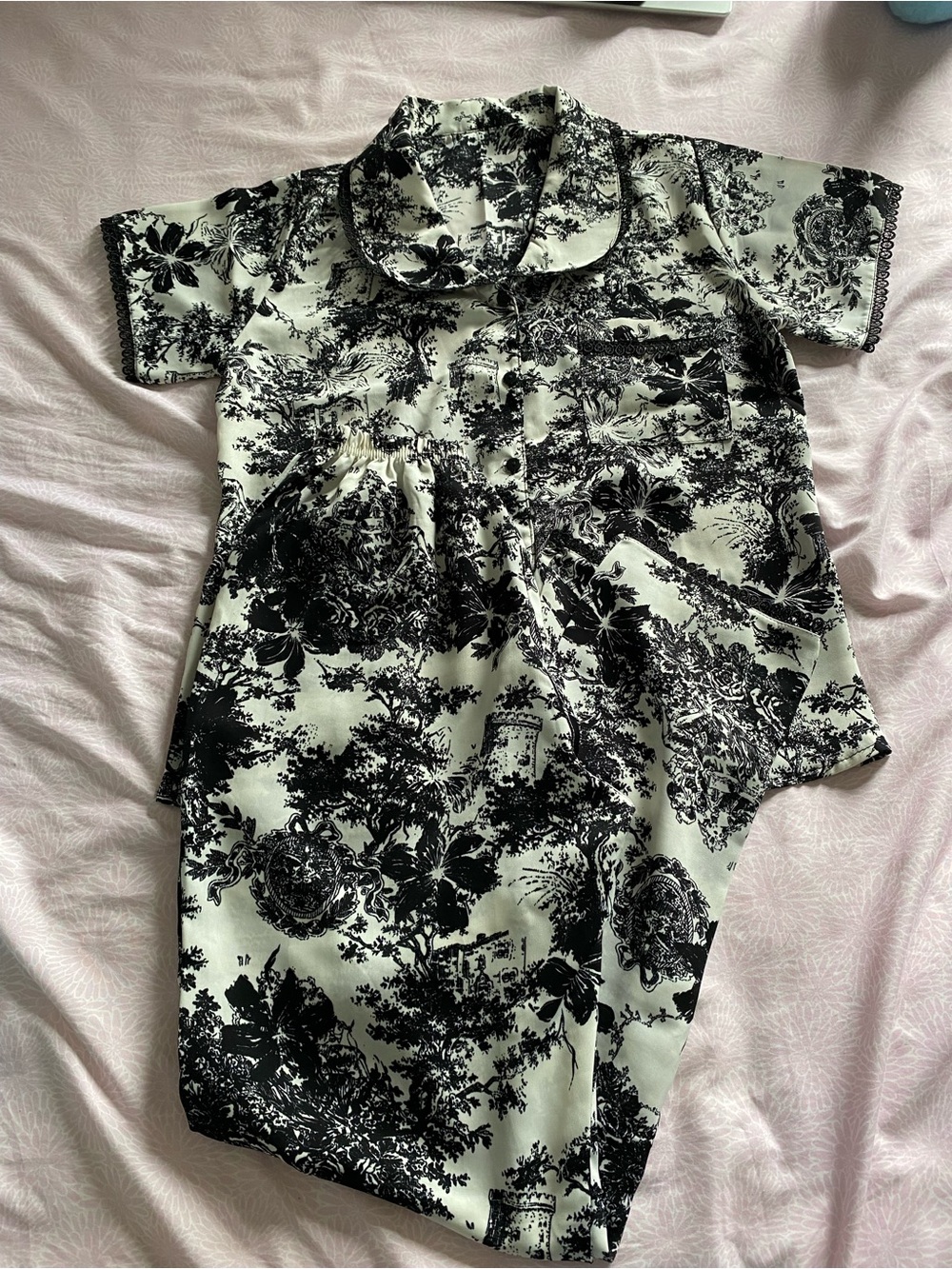 Black & White Floral-Print Short-Sleeve Pajama Set